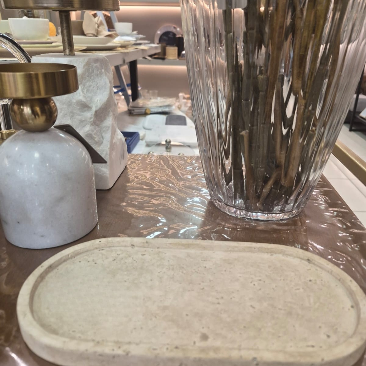 Bandeja Decorativa em Resina Estilo Mármore Travertino M - Imagem 3