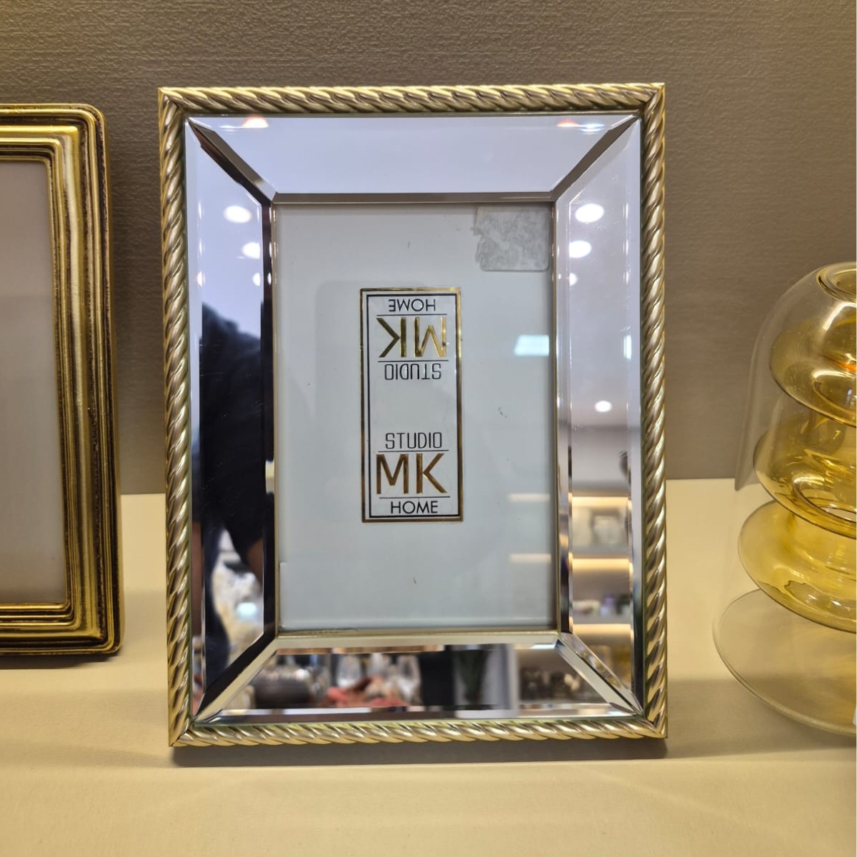 Porta Retrato Espelhado com Moldura Dourada Trançada P - Imagem 3