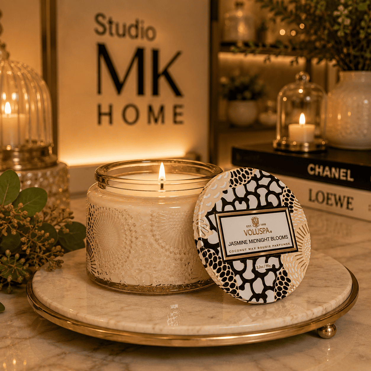 Vela Pote Vidro P 25H Relevo Jasmine Midnight Blooms Branco Voluspa - Imagem 4
